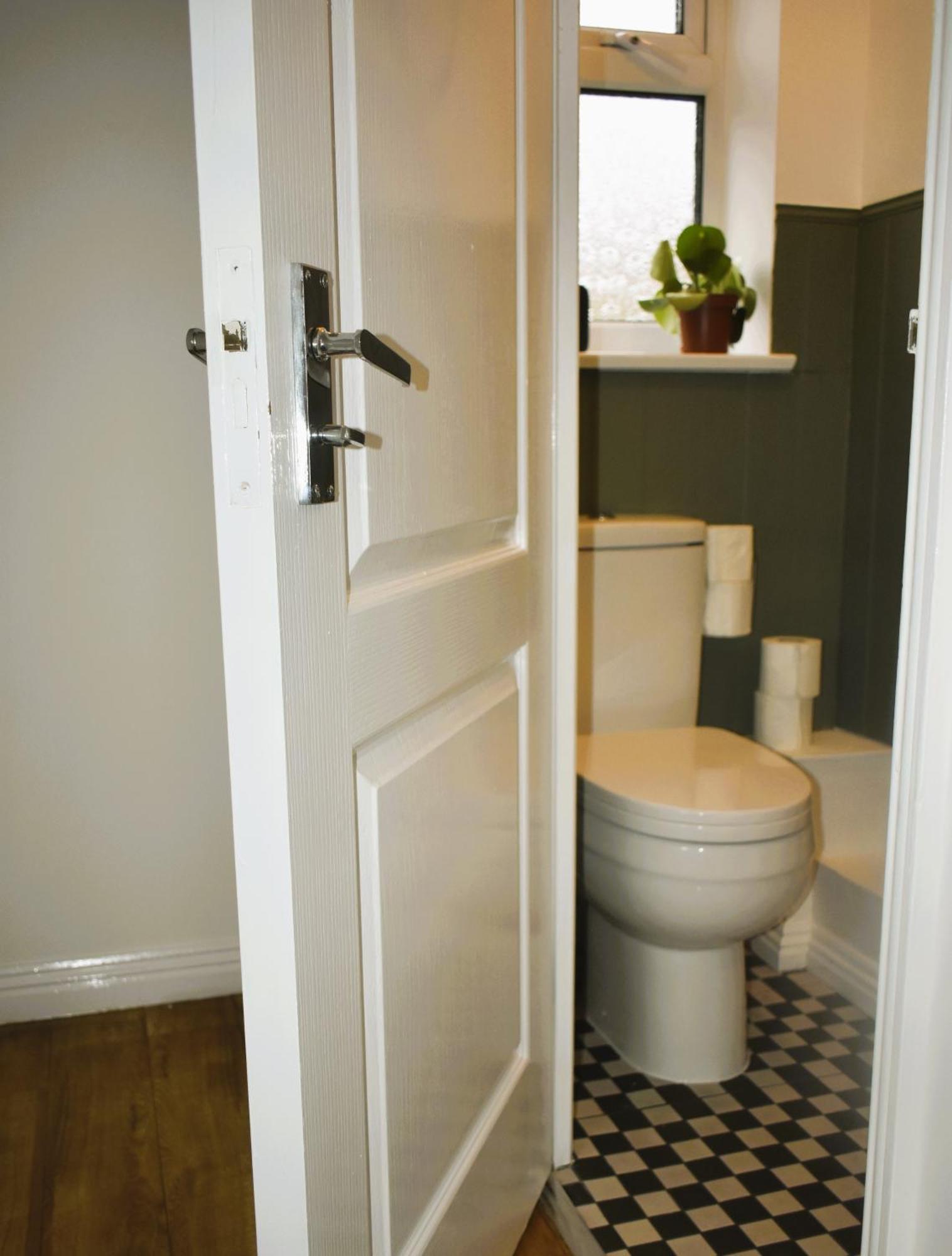 Luxury 2 Bed House With 3 Beds,3 Free Parking Lot In Dartford Near Town Centre, Adjacent Bus Stop, Train Station, Bluewater Mall, 25Mins To London City Airport,20 Miles From Central London Exterior photo